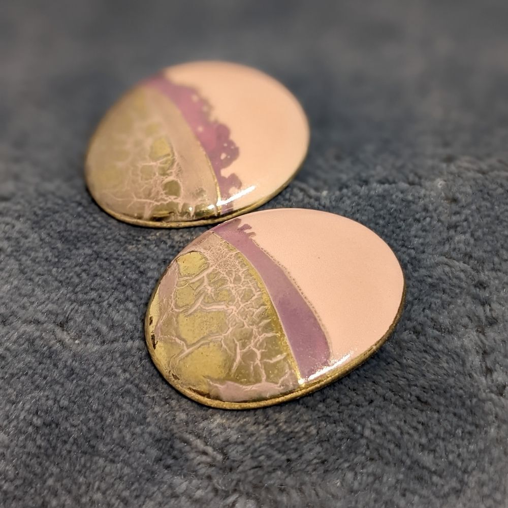 Vintage 1980's Artisan Handmade Ceramic/Porcelain Peach & Gold Clip Earrings - Picture 4 of 8